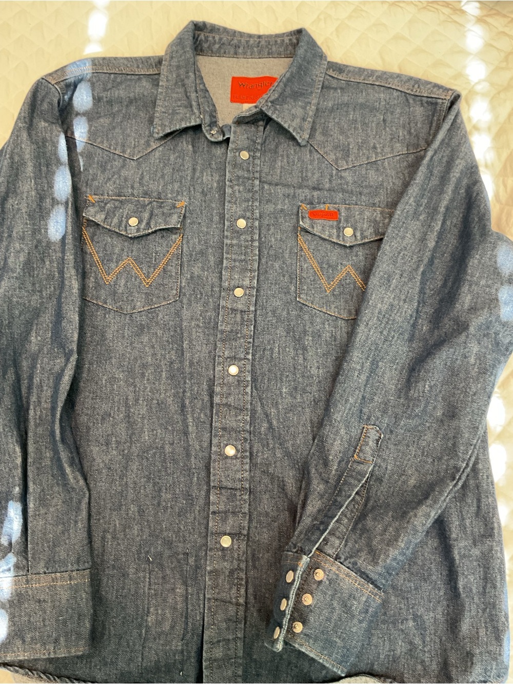 Wrangler Men’s Flame Resistant Western two pocket snap Shirt- Denim size XL